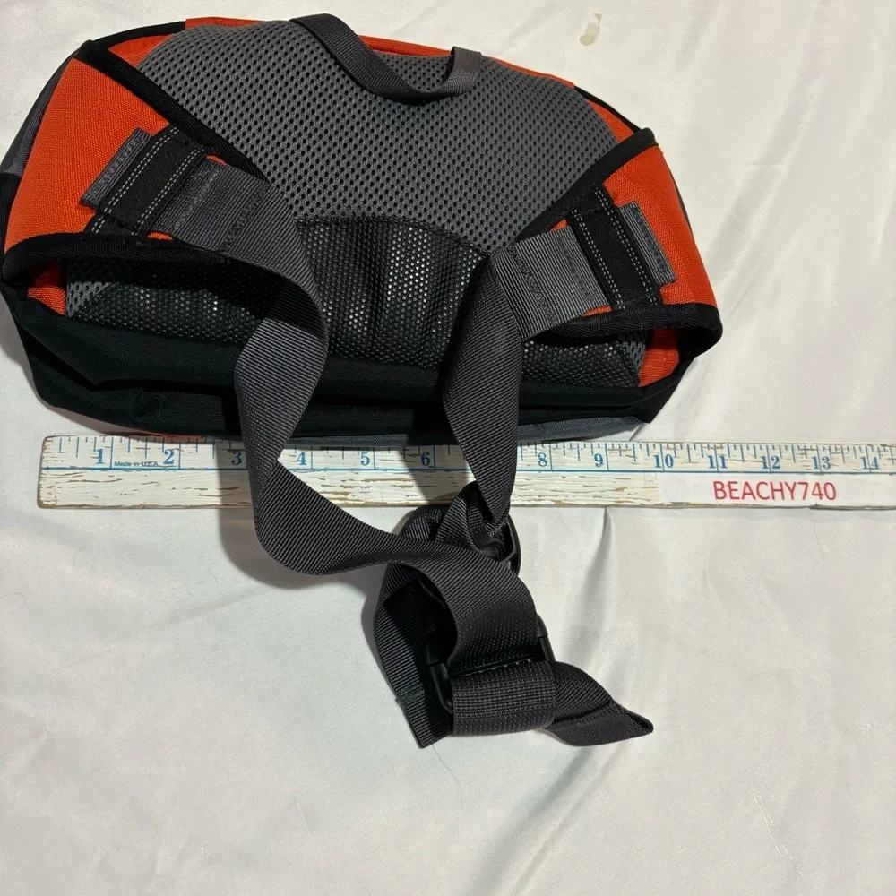 L. L. Bean Fanny / Hiking pack - Picture 3 of 4